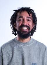 Foto oficial de Caê Traven