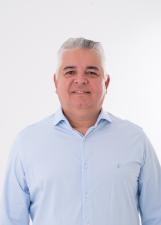 Foto oficial de Charles Bento